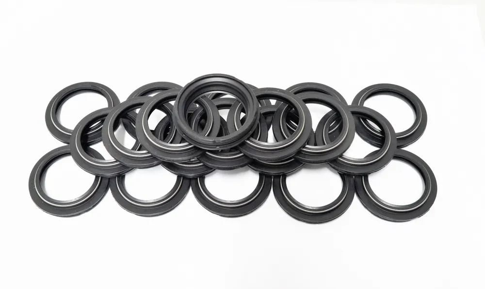 Totem Dust Seal New SRS-64088 - Black Retur gratuit