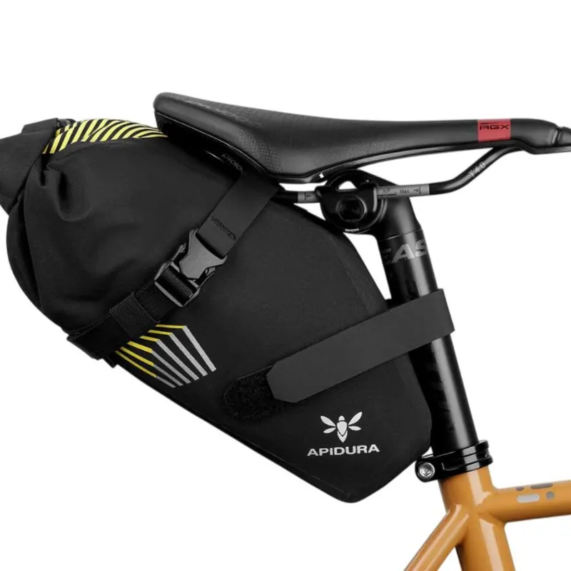 Vezi acum Apidura - geanta bicicleta cu prindere sub sa,Racing Saddle Pack 3 litri - negru galben