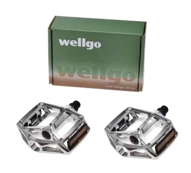 Disponibil imediat Set 2 pedale Wellgo din aluminiu pentru bicicleta, filet 9/16, culoare argintiu