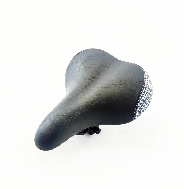 Disponibil imediat Sa biciclete Jet Selle N691-B, culoare negru